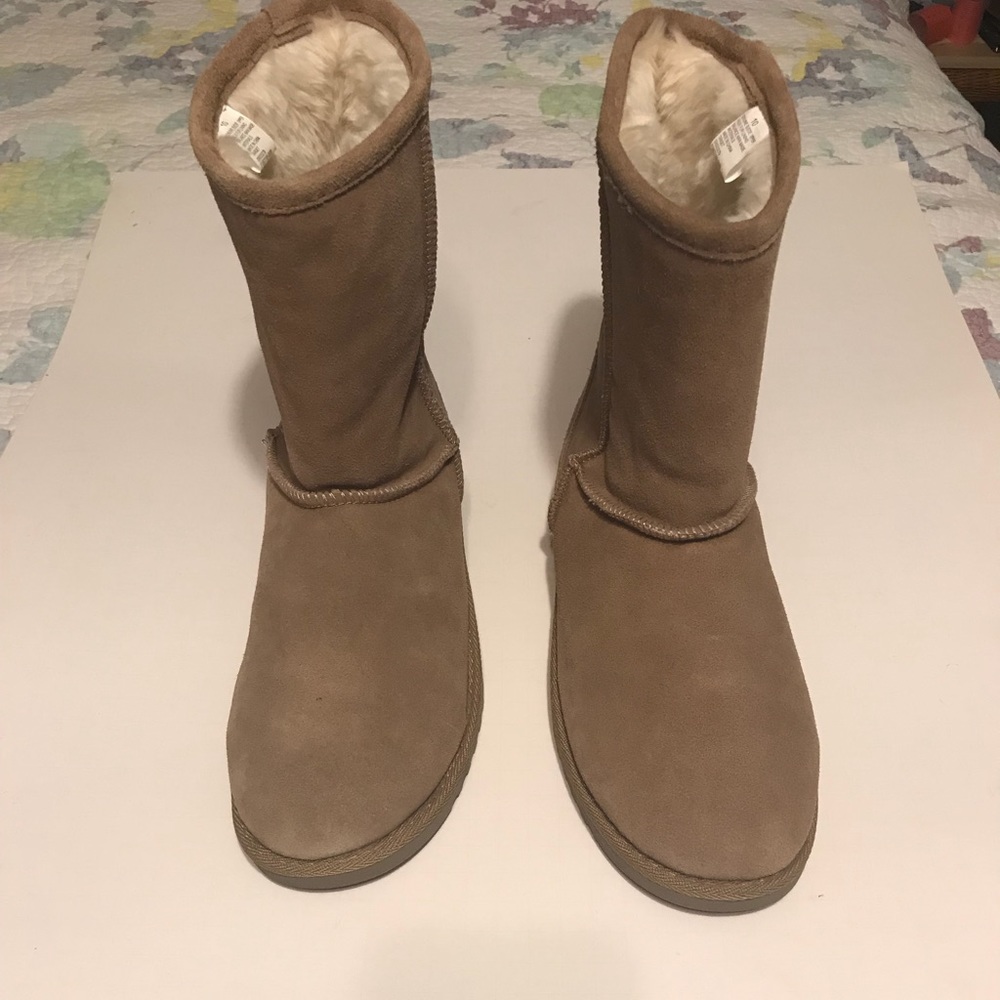 Suede faux fur boots